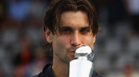 David Ferrer utiliza una raqueta más larga para compensar