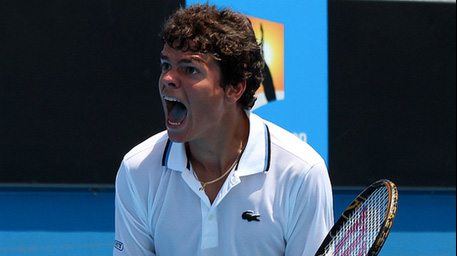 Milos Raonic dispara 35 aces para ganar